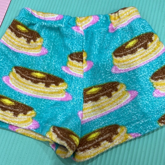 FANCY GIRL - Picture 2 of 3